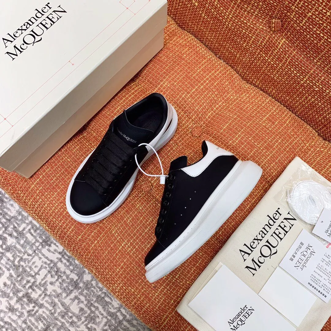 👟👟Ex-factory price 480👟👟 Men's size +10 High-quality upgraded version🔥Real shot of Alexander McQUEEN (McQueen)🎉The highest quality silk cowhide version on the market🎊, imported water-dyed sheepskin inside, counter 1:1 replica, star style T stage catwalk, a must-have for fashionistas , the original high-temperature and ultra-clear air compressor logo on the foot, absolutely counter-matched version, the arc of the back bag is truly genuine 0⃣️ difference, using an exclusive privately molded double-layer vacuum outsole, which is light on the foot and has excellent rebound! Running🏃✈️The first choice item for outdoor sports💅💅Trend and fashion coexist📣 Women’s style: 35-39, Men’s style: 39-44